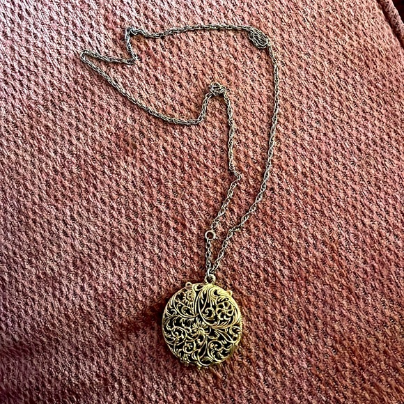 Vintage locket pendant necklace - Picture 1 of 5